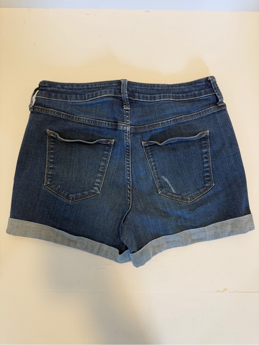 Lot of 3 Distressed Jean Shorts Universal Threads & Levi’s Size 30 - Picture 3 of 10